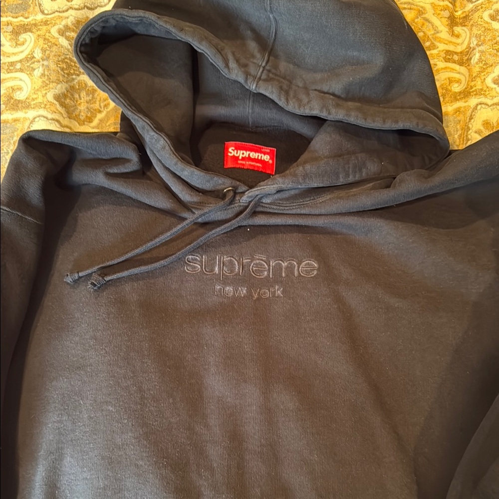 Supreme Gray Sweater Minimalist Design